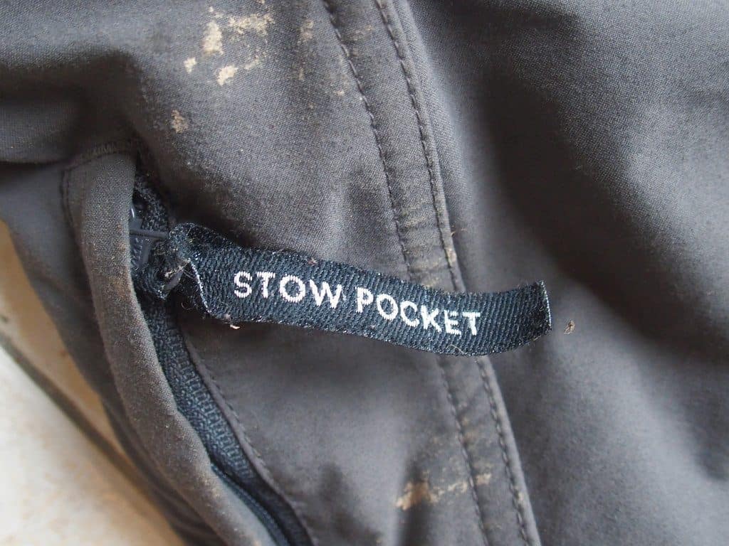 Stow pocket sign on my zip-off pants (2014-09)