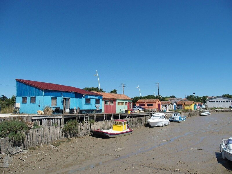 Oyster fisher cottages, Château d'Oléron, FR (2015-07)