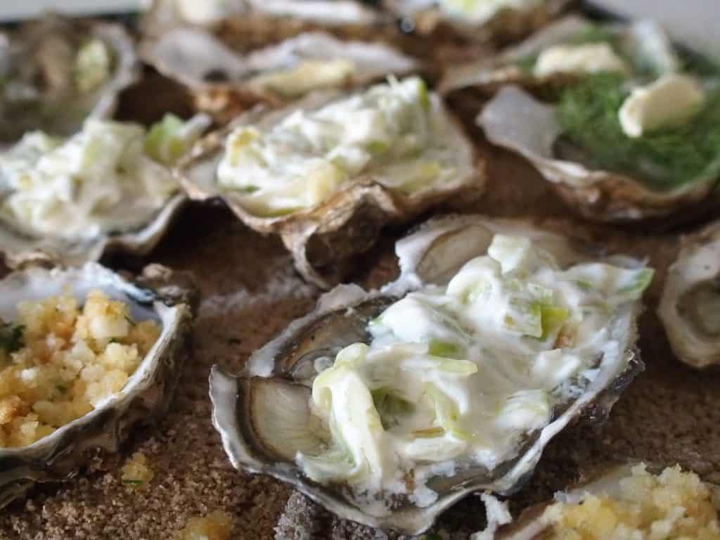 Baked oysters in Château d'Oléron, France (2015-06-19)