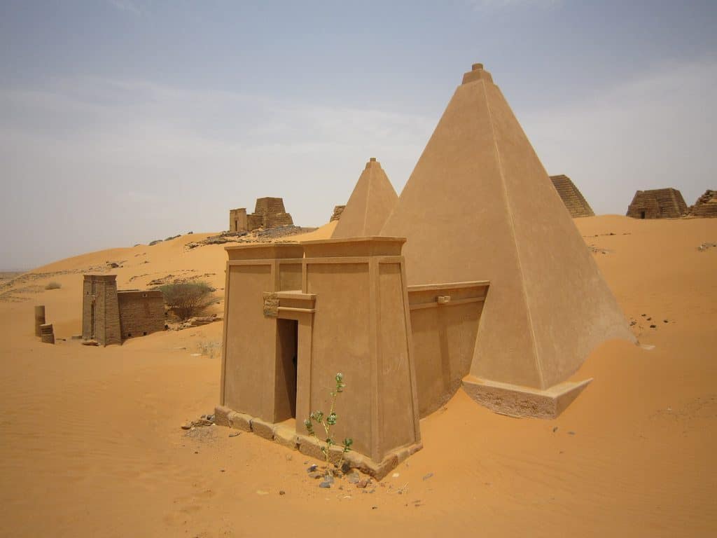 Bagrawiya Meroe pyramids in the Sahara sand, Sudan (2012-07)