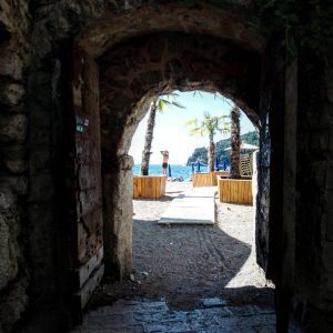 Mogren beach as seen from Budva's old town, Montenegro (2016-10-02)