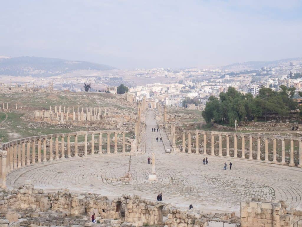 Looking down the cardo maximus in Jerash, Jordan (2016-12-21)