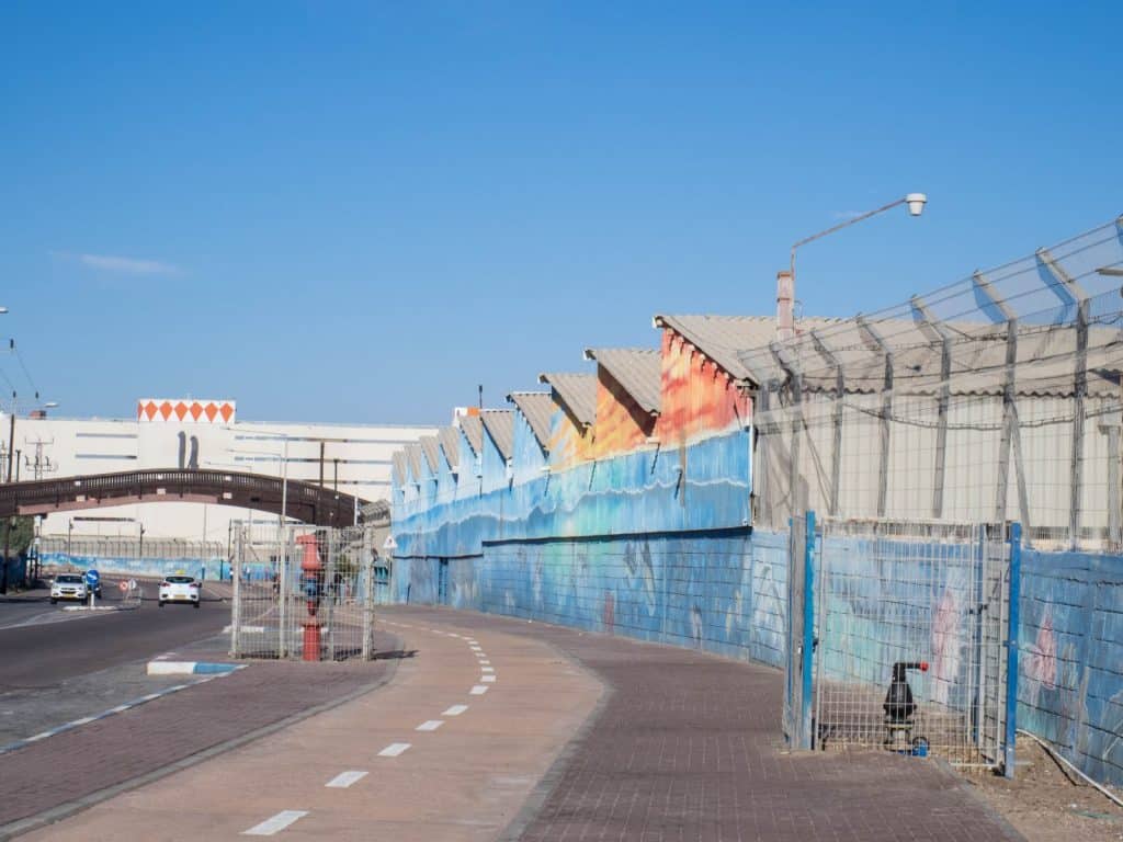 Street art along the main road between the beaches in Eilat, Israel (2016-12-30)