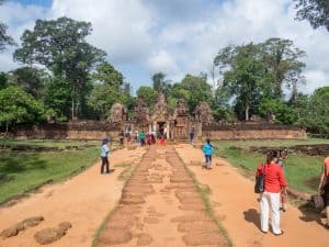 Banteay Srei from the outside, Angkor, Siem Reap, Cambodia (2017-04-10)