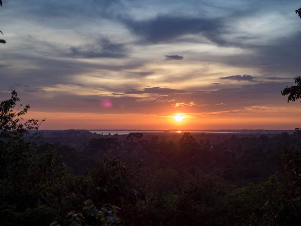 Phnom Bakheng sunset over West Mebon Baray, Siem Reap, Cambodia (2017-04-21)