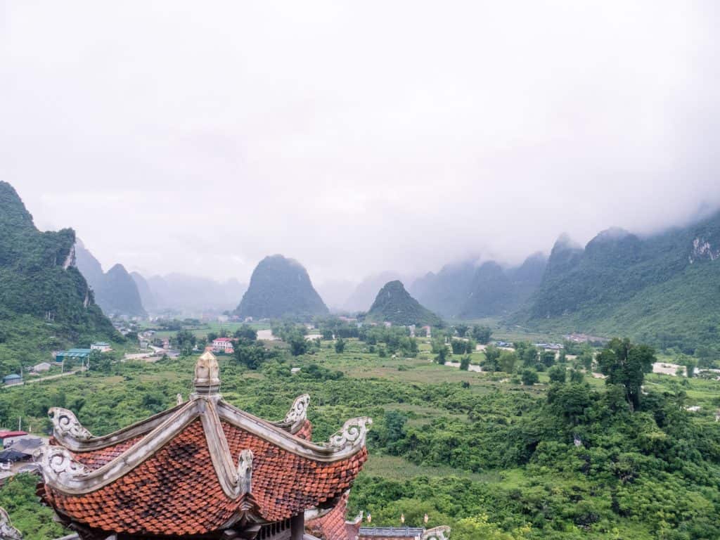 Looking down from Truc Lam pagoda, Cao Bang, Vietnam (2017-07)