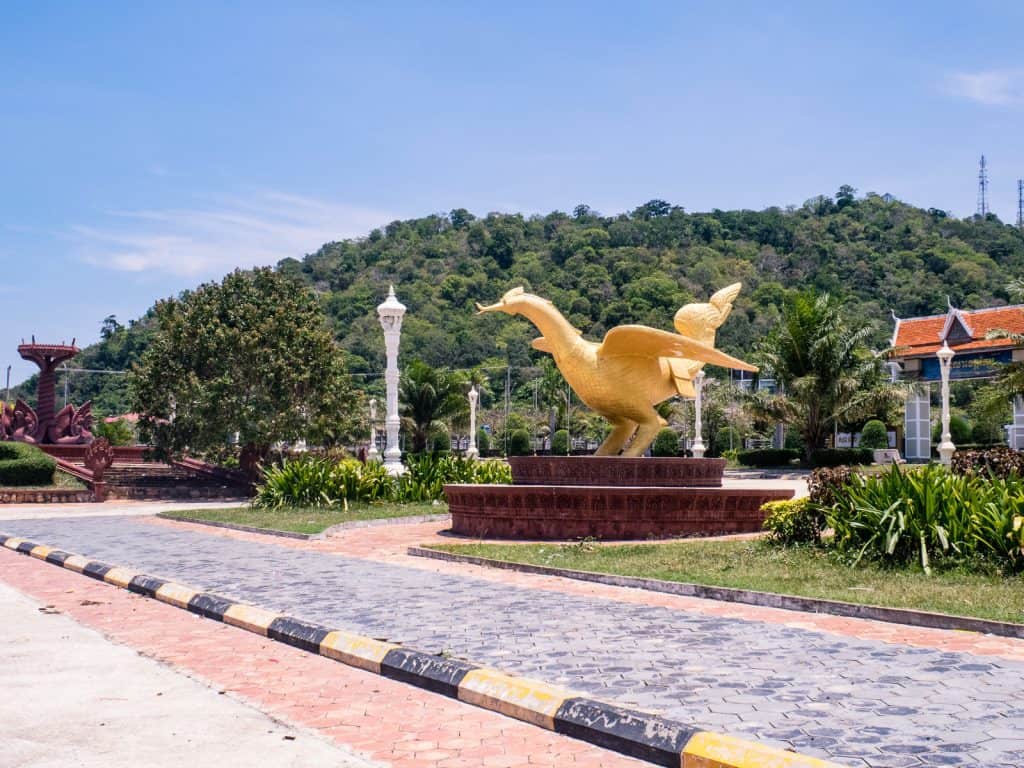 Golden rooster sculpture, Kep, Cambodia (2017-04)