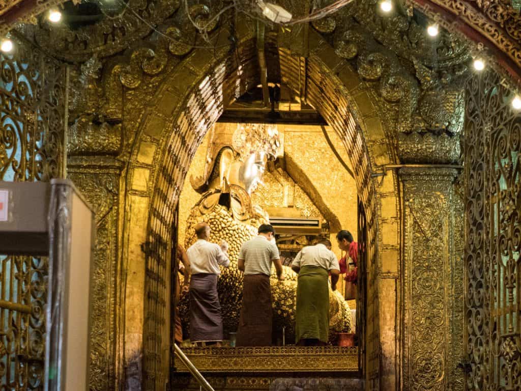 Golden Buddha at Maha Muni Paya, Mandalay, Myanmar (2017-09)