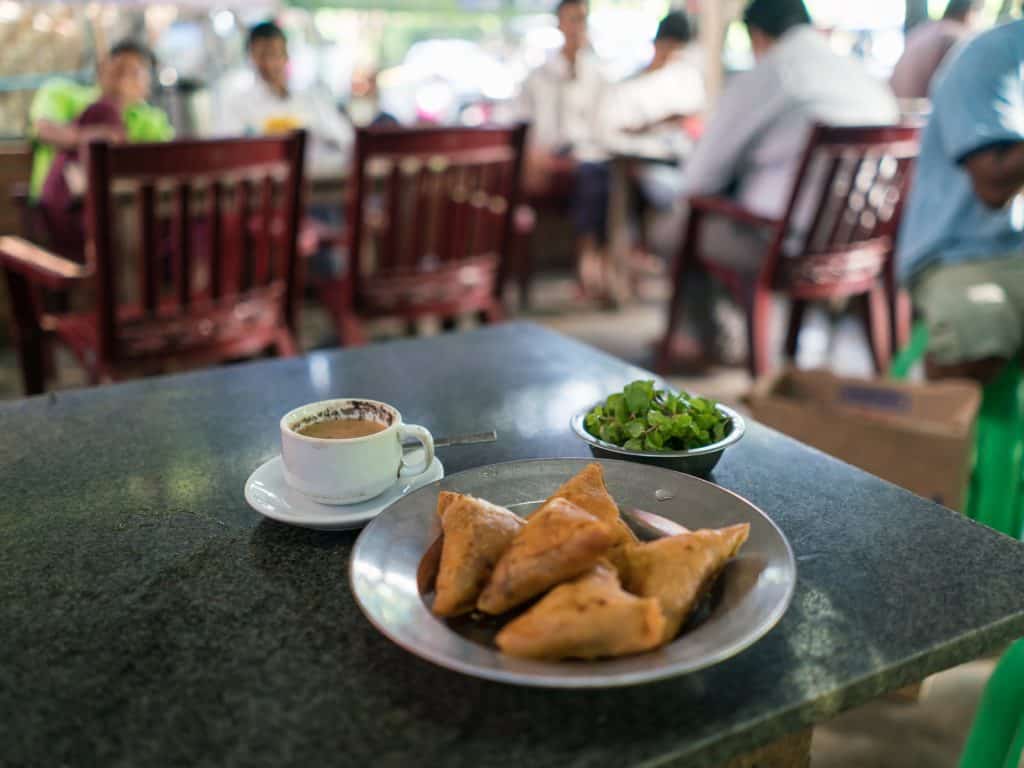 Samosa breakfast and coffee at the foot of Mandalay Hill, Myanmar (2017-09)