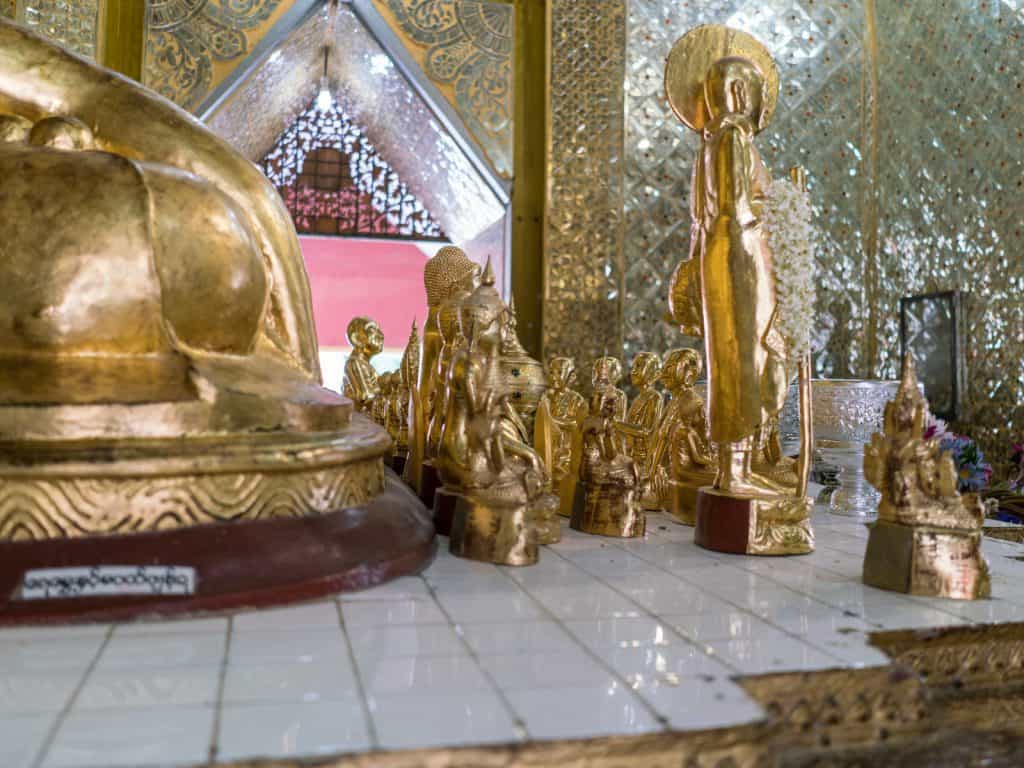 Golden Buddhas inside Sandamuni Pagoda, Mandalay, Myanmar (2017-09)