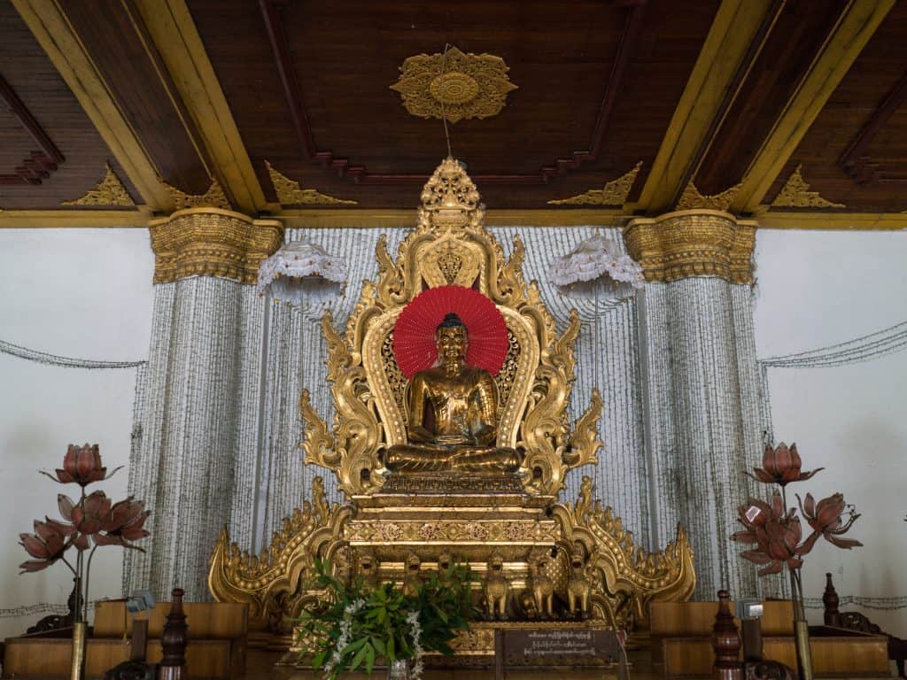 Buddha at Atumashi Kyaung, Mandalay, Myanmar (2017-09)