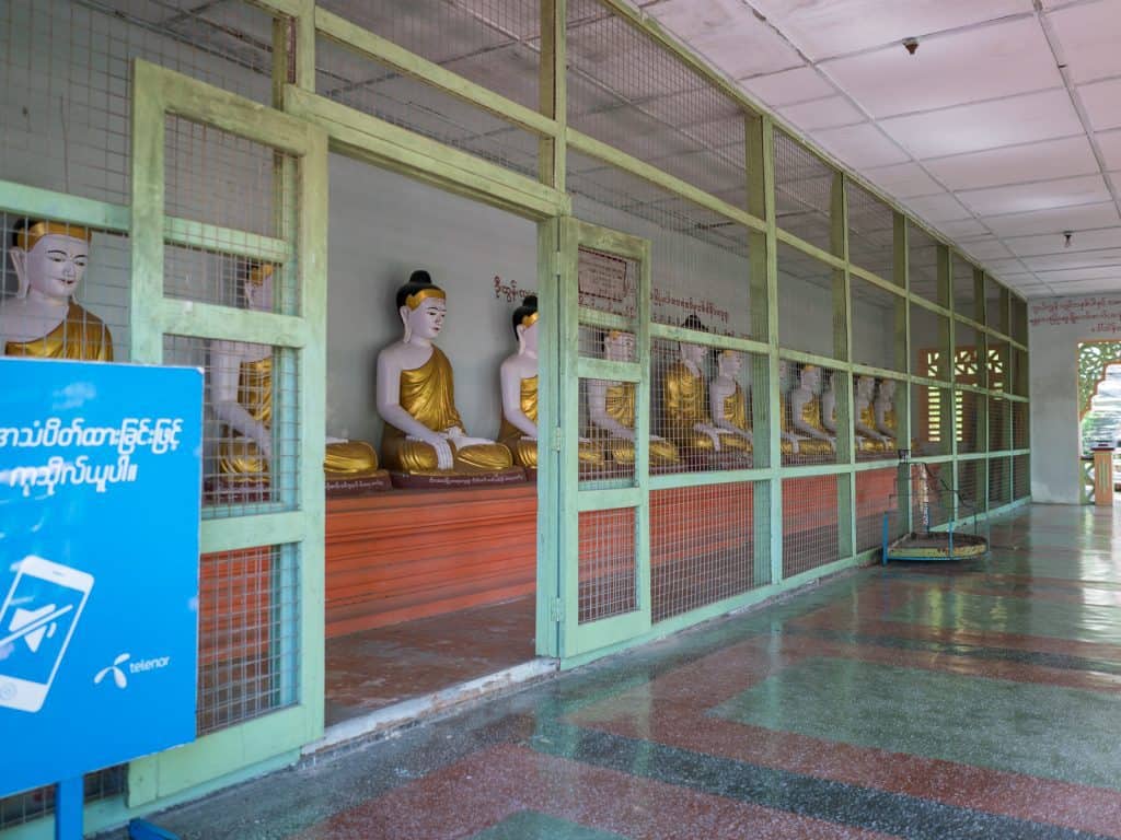 Row of Buddhas at Umin Thounzeh Paya, Sagaing, Mandalay, Myanmar (2017-09)