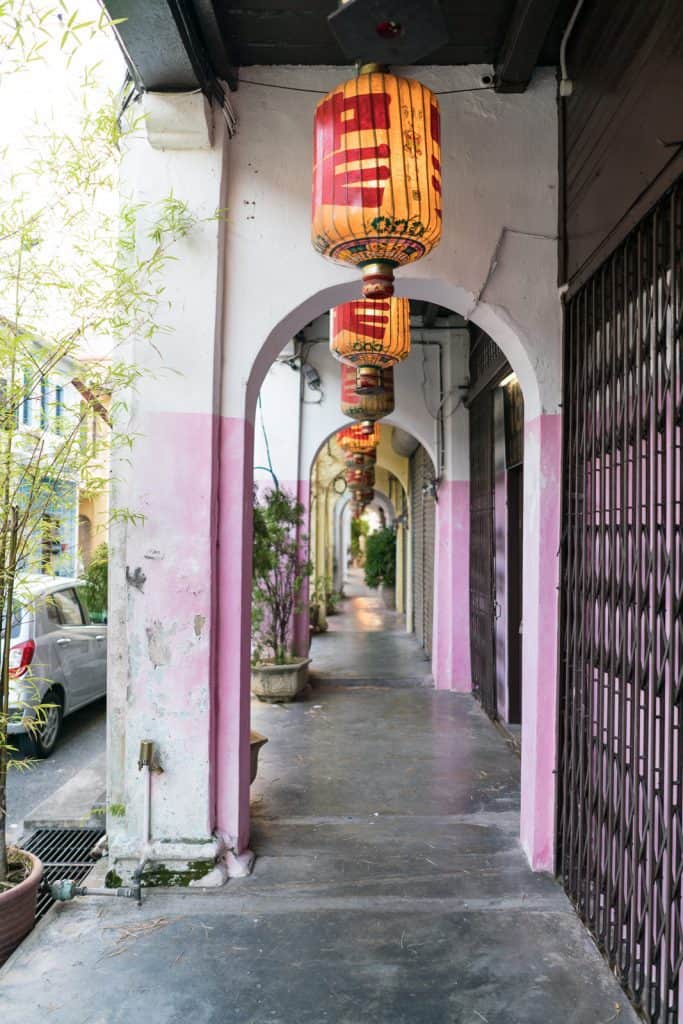 Collonaded sidewalk - George Town, Penang, Malaysia - 20171219-DSC02948